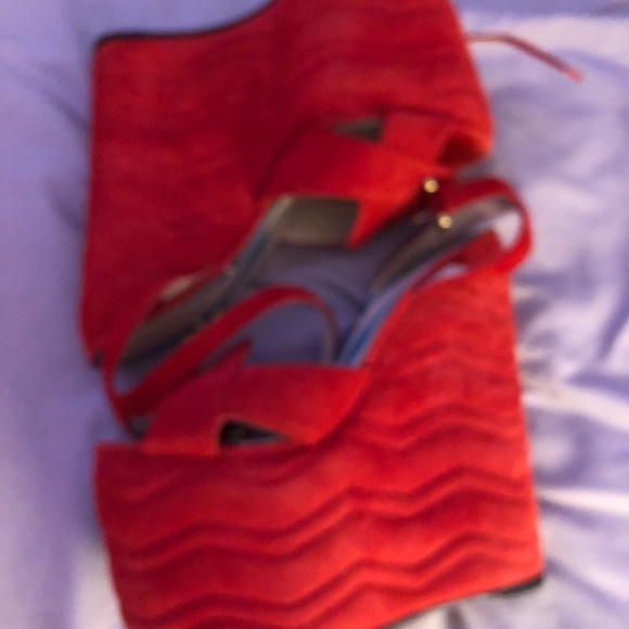 Sally Red Suede Gucci Platforms - Picture 10 of 12